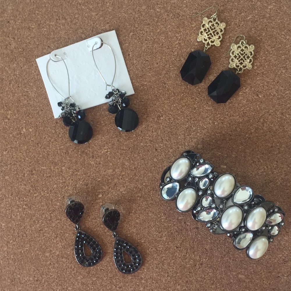 Jewelry lot (black)